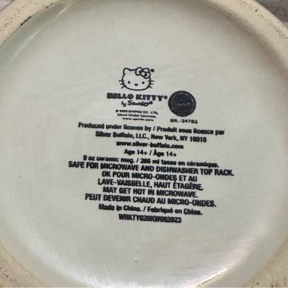 Hello Kitty Ceramic Mug - Picture 5 of 8